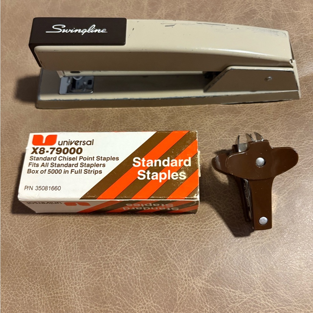 Swingline Classic‎ Vintage Heavy-duty Tan Brown Metal Stapler staples
